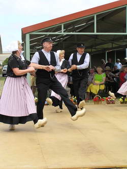 Kicking_Up_Our_Heels-Copyright_EOTR-AustrianClubMelbourne